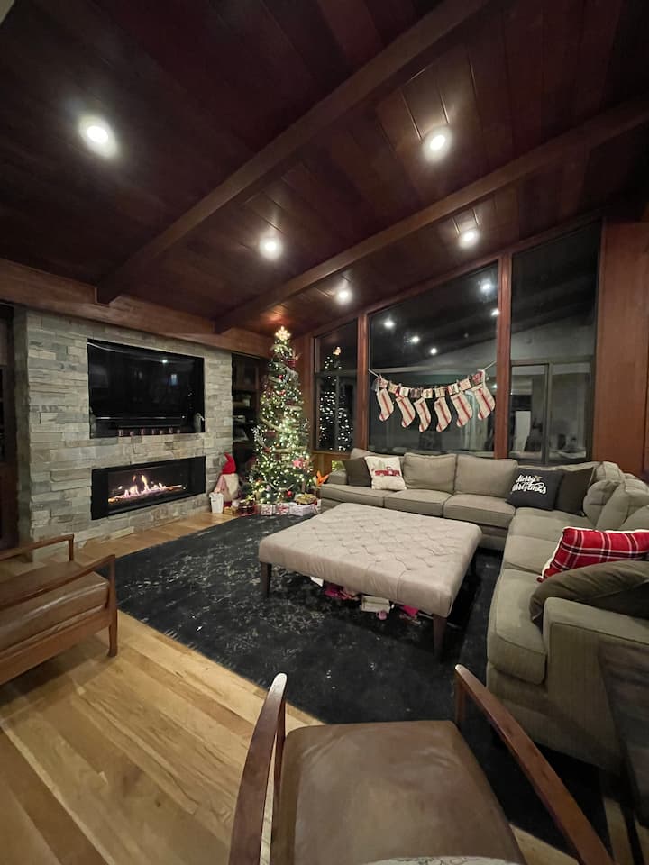 Secluded Rustic Modern Home In Orem/provo - Orem, UT