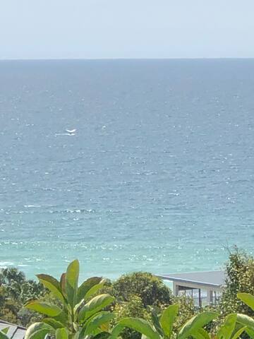 Forster Beach Top Floor: 4BR, 2 Bath & ocean views gallery image 3