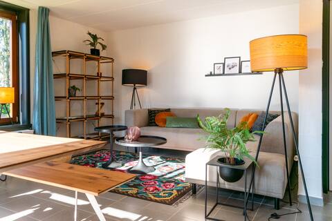 Stylish property (6-10p) close to Brussels