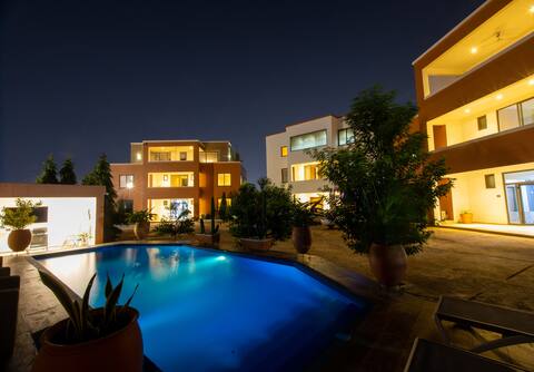 Holistic King Bed Starlink  Wi-Fi at PamV Estates