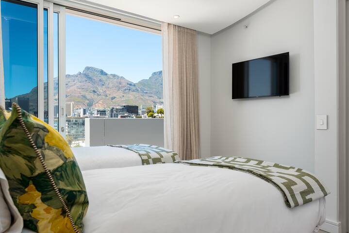 Penthouse in The Sky | 360° Views | Private Pool gallery image 5