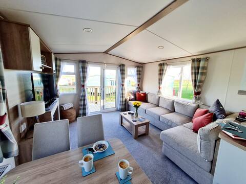 Popular Airbnb listing: Modern two bedroom, six birth holiday home in Fylingdales
