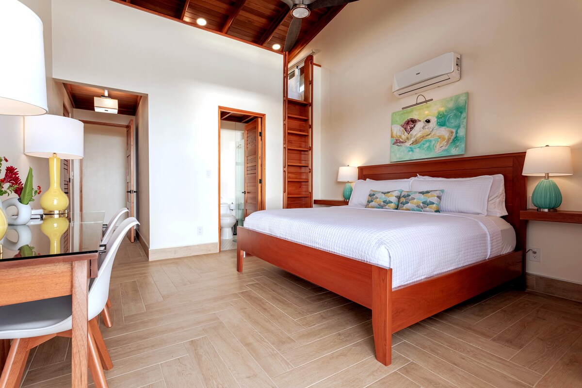 Sea Turtle bedroom #1- comfy king bed, 2 workspace desks, ac, loft sleeps two