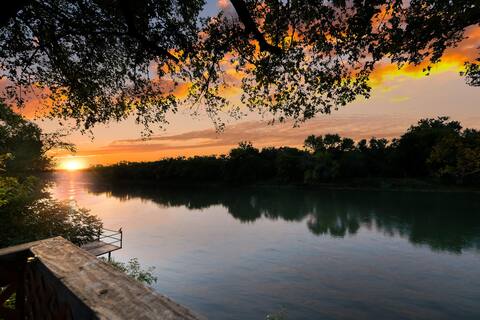 The C5 River House  Baylor/Magnolia/Waco