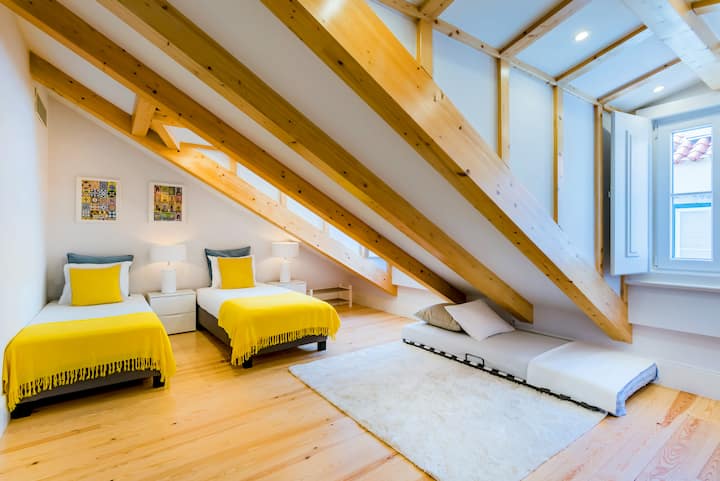 ห้องสวีทพร้อมเตียงเดี่ยว 2 เตียง
ไม่มีเตียงเสริมให้