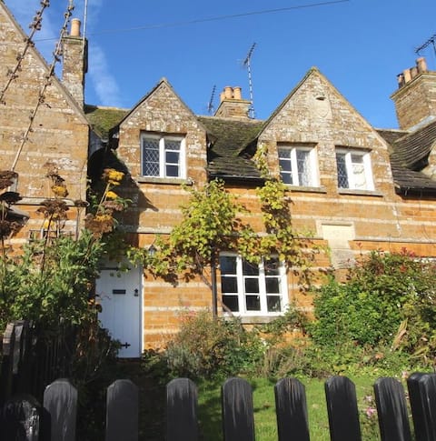 Charming, Rural Grade II Listed Cottage in Rutland