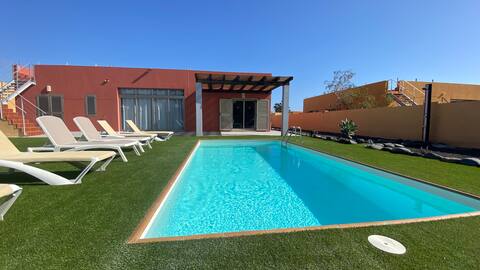 VV-PARADISE, private & heated pool.