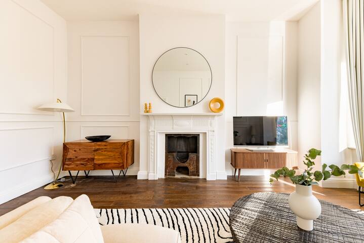 Beautiful large house in London gallery image 3