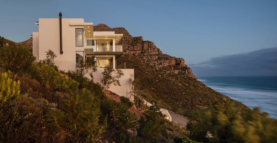 BEYOND Misty Cliffs – NEW stylish seaview HOUSE gallery image 5