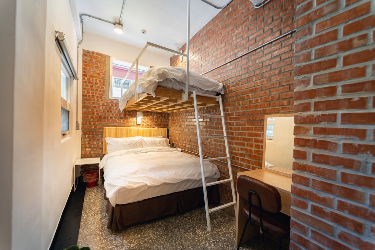  غرفة تتسع 3 أشخاص في الطابق الثالث  