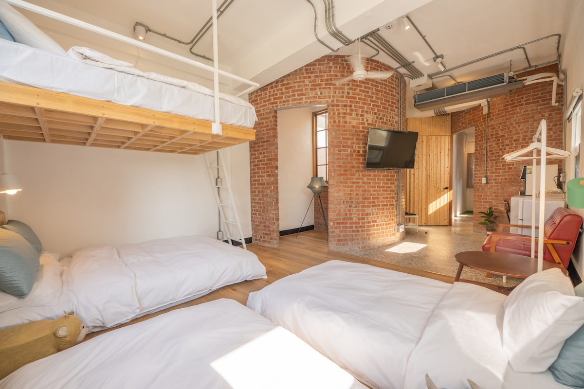  غرفة تتسع لستة أشخاص في الطابق الرابع