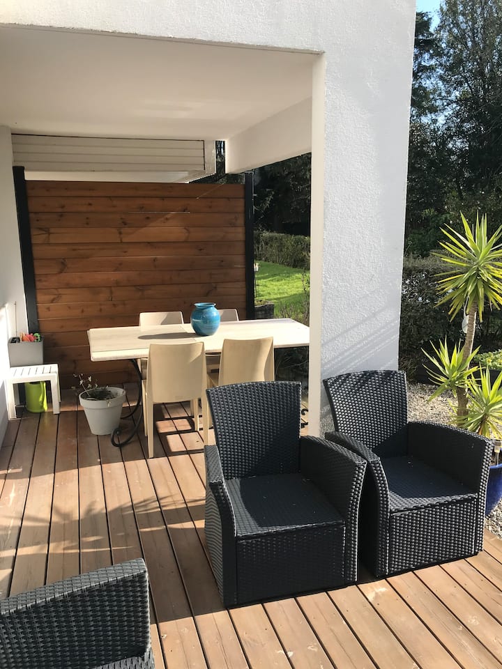 Very quiet T2 apartment with south terrace Condominiums for Rent in