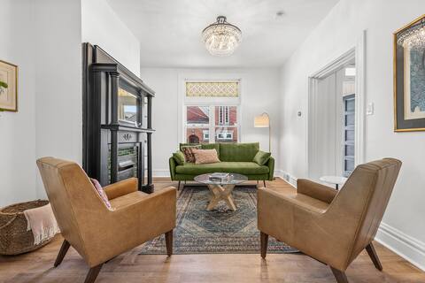 Highly rated, 2bd/1.5 bath home/backyard/parking