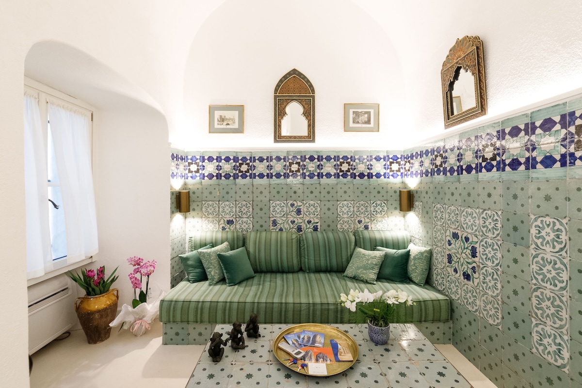 Successful Airbnb property: Qasar Luxury Suite in Capri's Piazzetta in Capri