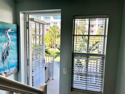 Top Airbnb: Ocean Mist Awaits you......Cozy and Elegant in Ruskin