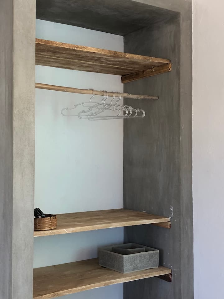 Podrobnosti šatníka.