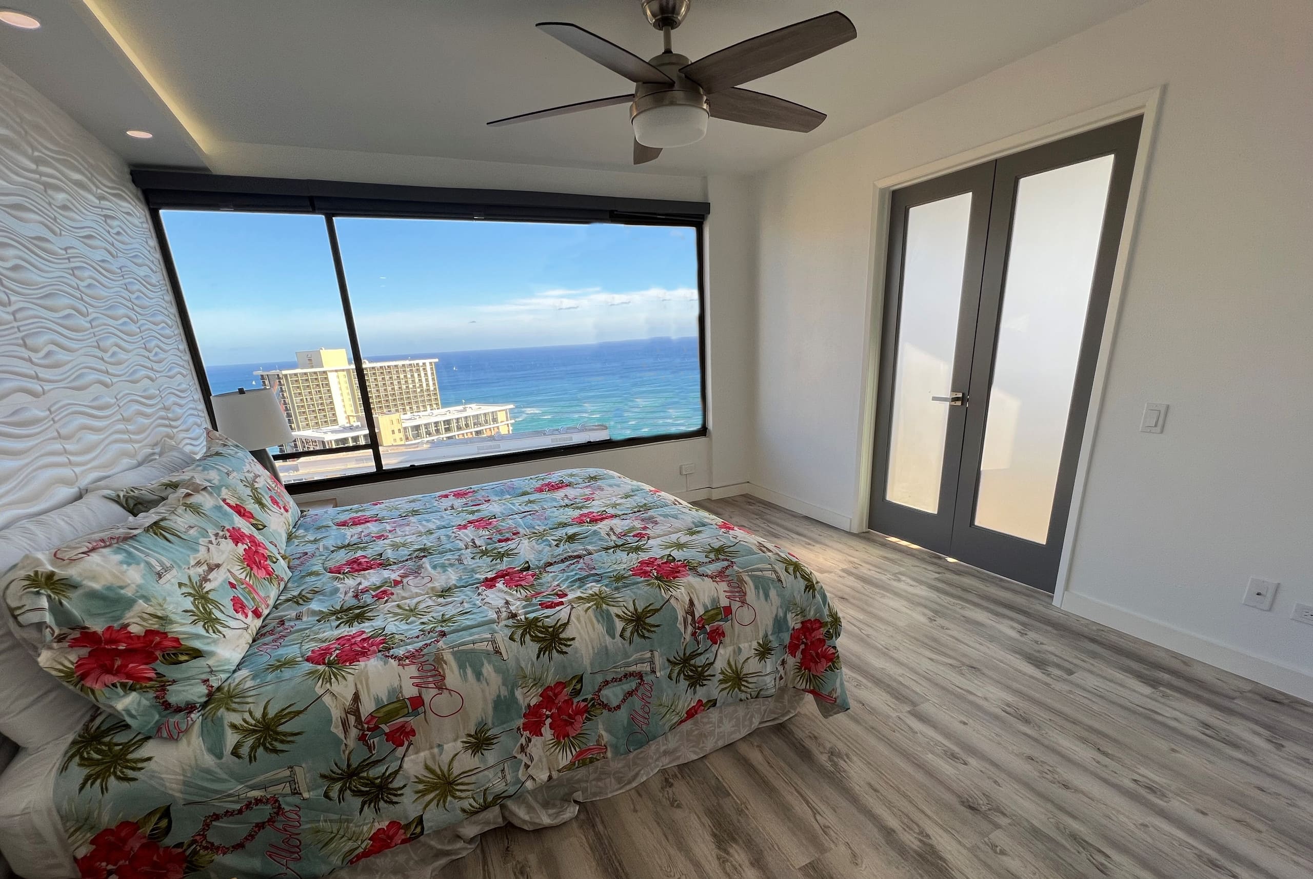 Condo in Honolulu · ★4.71 · 2 bedrooms · 3 beds · 2 shared baths - Image 2