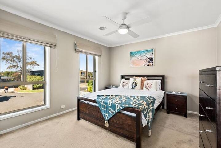 Ocean Breeze gallery image 4