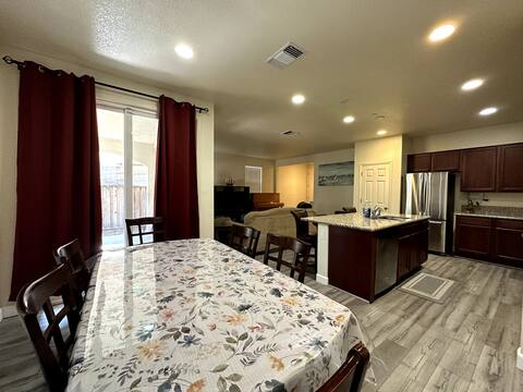 5BR/3BR SFH House for large group, downstairs bath