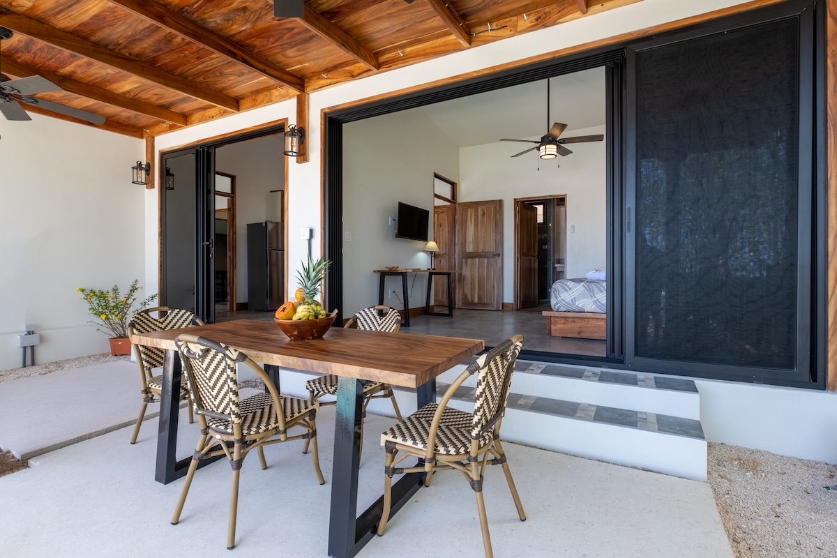 SWAR Villa Tropical 2BR Villa w/ Pool & King Beds — 2 bedroom vacation rental in Santa Teresa
