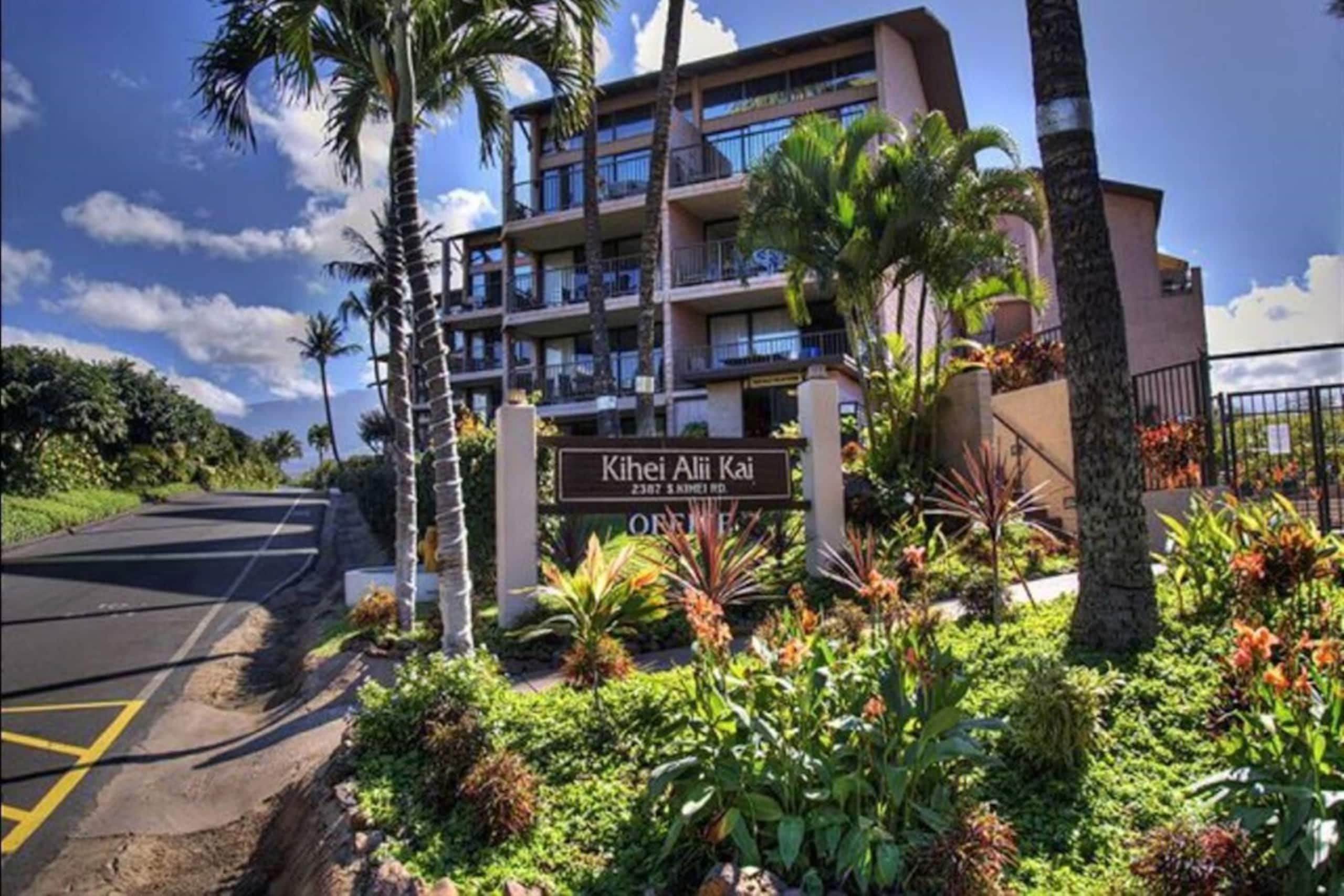 Condo in Kihei · ★4.89 · 2 bedrooms · 2 beds · 1 bath - Image 13