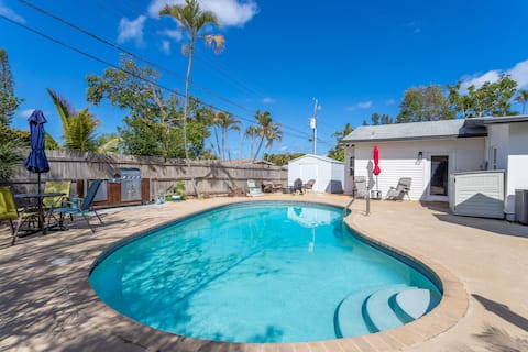 Beach House/KING BD/Hot Tub/Pool/Fire Pit/Gym/Golf