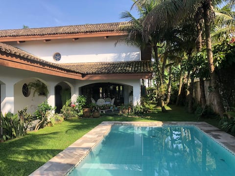 Nice house, Spanish style with pool