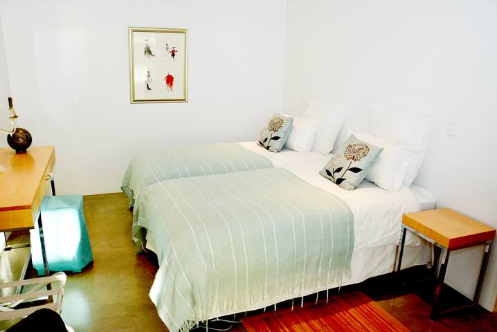 Magnificent Villa in Camps Bay w/ Ocean view gallery image 5