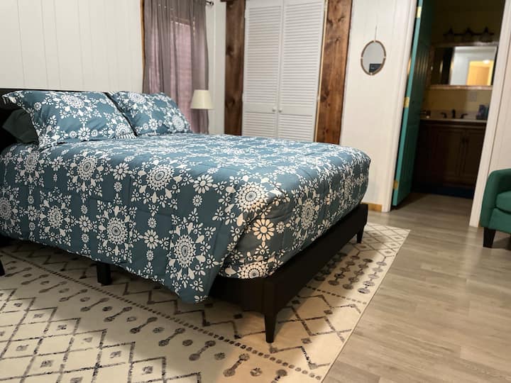 Მთავარი საძინებელი და სააბაზანო