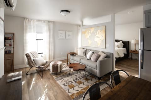 *New*Quaint River Retreat:Peaceful Getaway Suite
