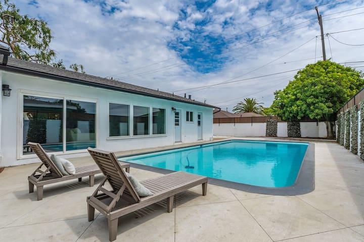 Modern Home close to SoFi Stadium, LAX & Beaches