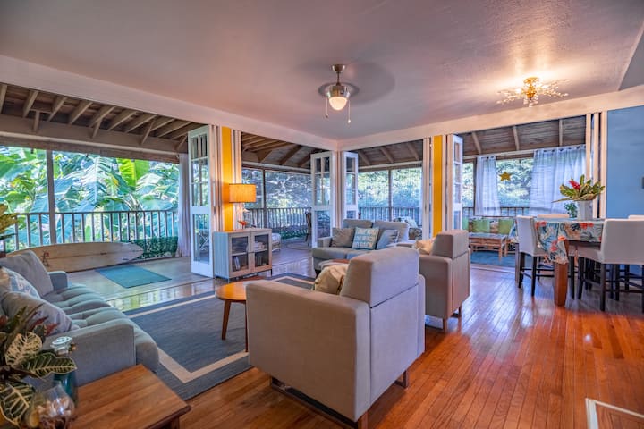 Stunning Home On Molokai - Beachfront Large Home - 하와이