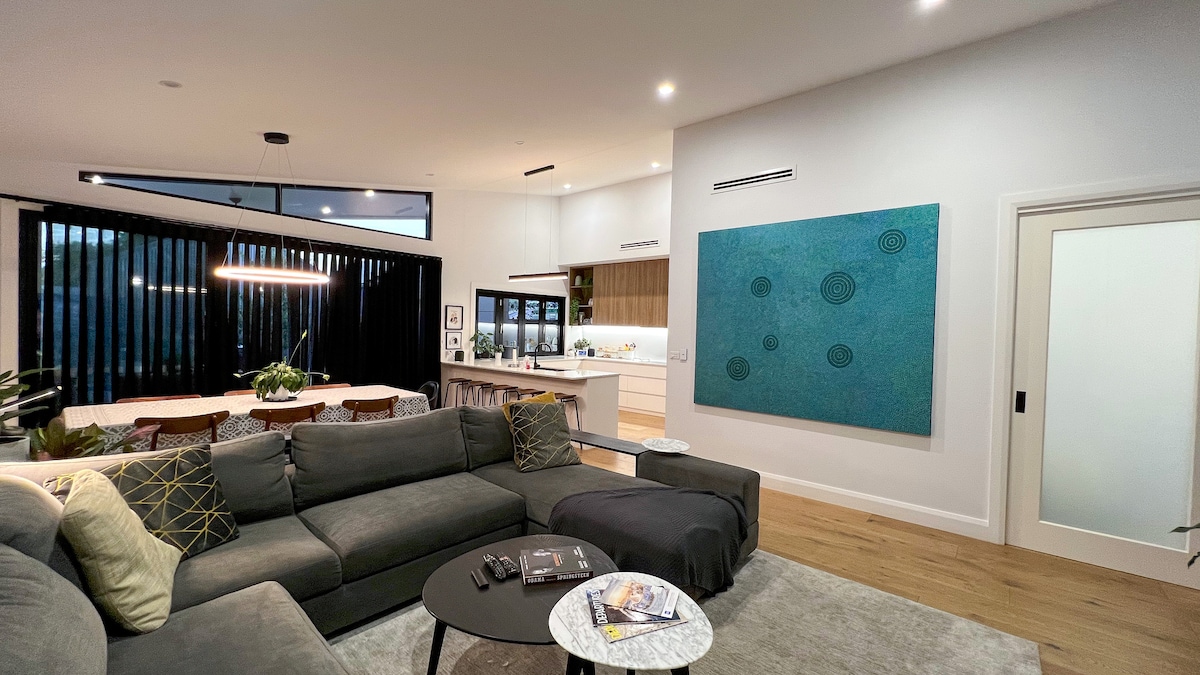 Erfolgreiche Airbnb-Immobilie: Luxury Resort Home - CBD Wagga in Wagga Wagga