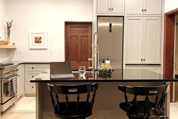 “The Cottage” Downtown Denver gallery image 4