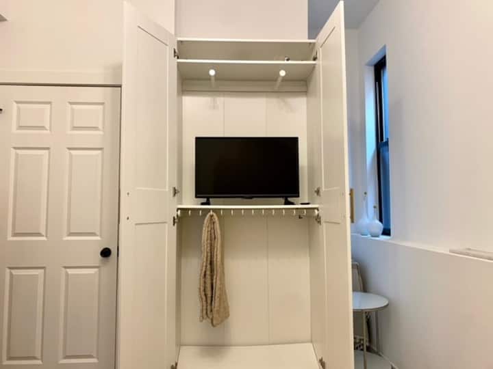 Live Local Private Sanctuary; 1 Br/wfh/pvt Entr. - Chicago, IL