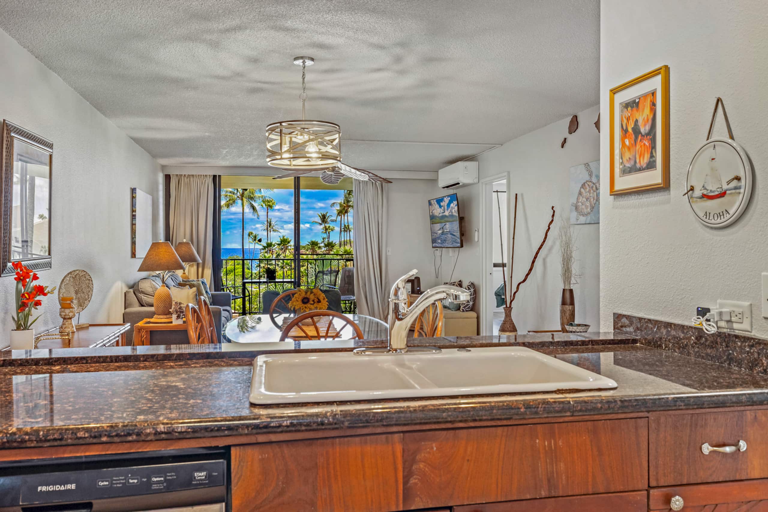 Condo in Kihei · ★4.94 · 2 bedrooms · 4 beds · 2 shared baths - Image 11