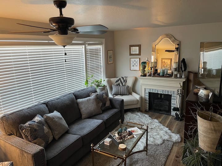 Cheerful 1 Bedroom Home - Twin Falls, ID