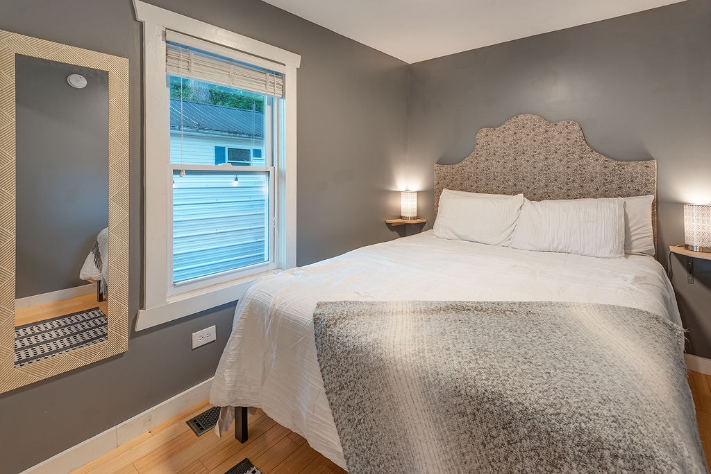 سرير بحجم كوين مثالي لضيف أو ضيفين!