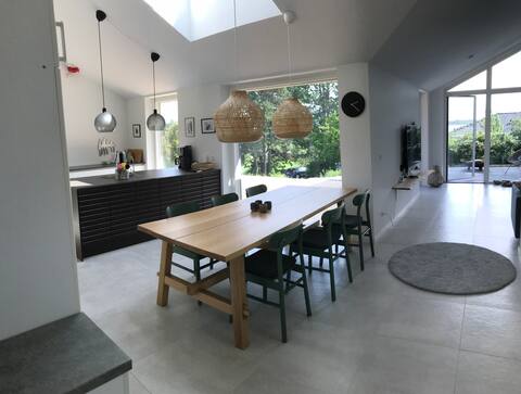 NEW modern cottage with sea view.