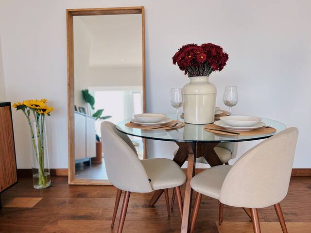 Stunning luxury apt breathtaking 360º city view gallery image 4