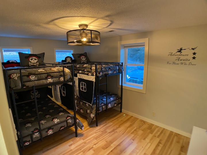 ห้องสองชั้นธีมโจรสลัด