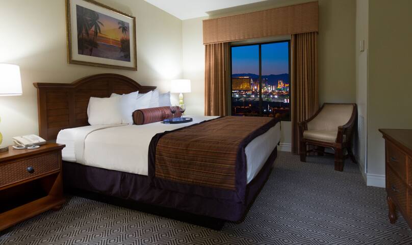 Luxury Las Vegas Resort Suite – Sleeps 8 gallery image 4