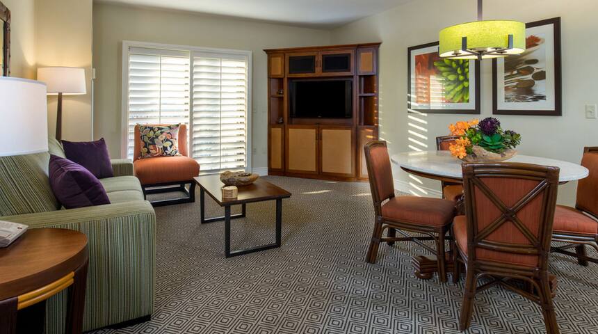 Luxury Las Vegas Resort Suite – Sleeps 8 gallery image 3