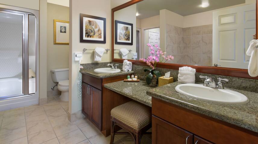 Luxury Las Vegas Resort Suite – Sleeps 8 gallery image 5