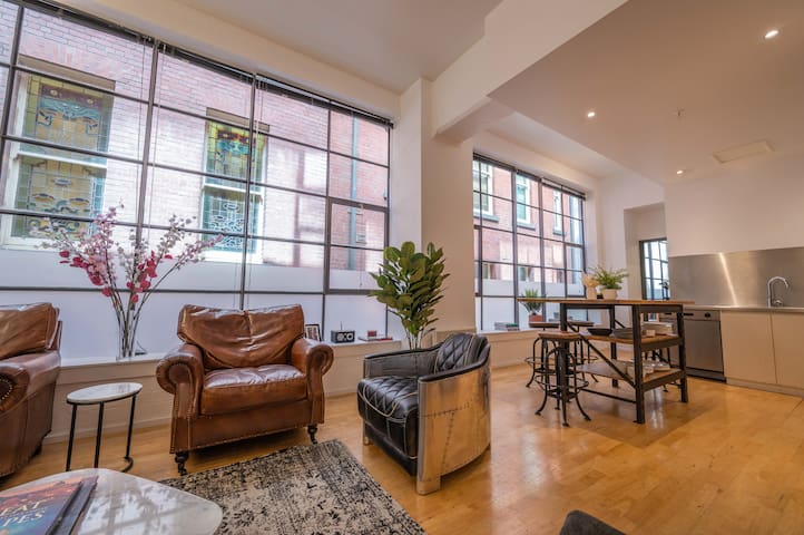 Paris End Flinders Lane Warehouse Apartment