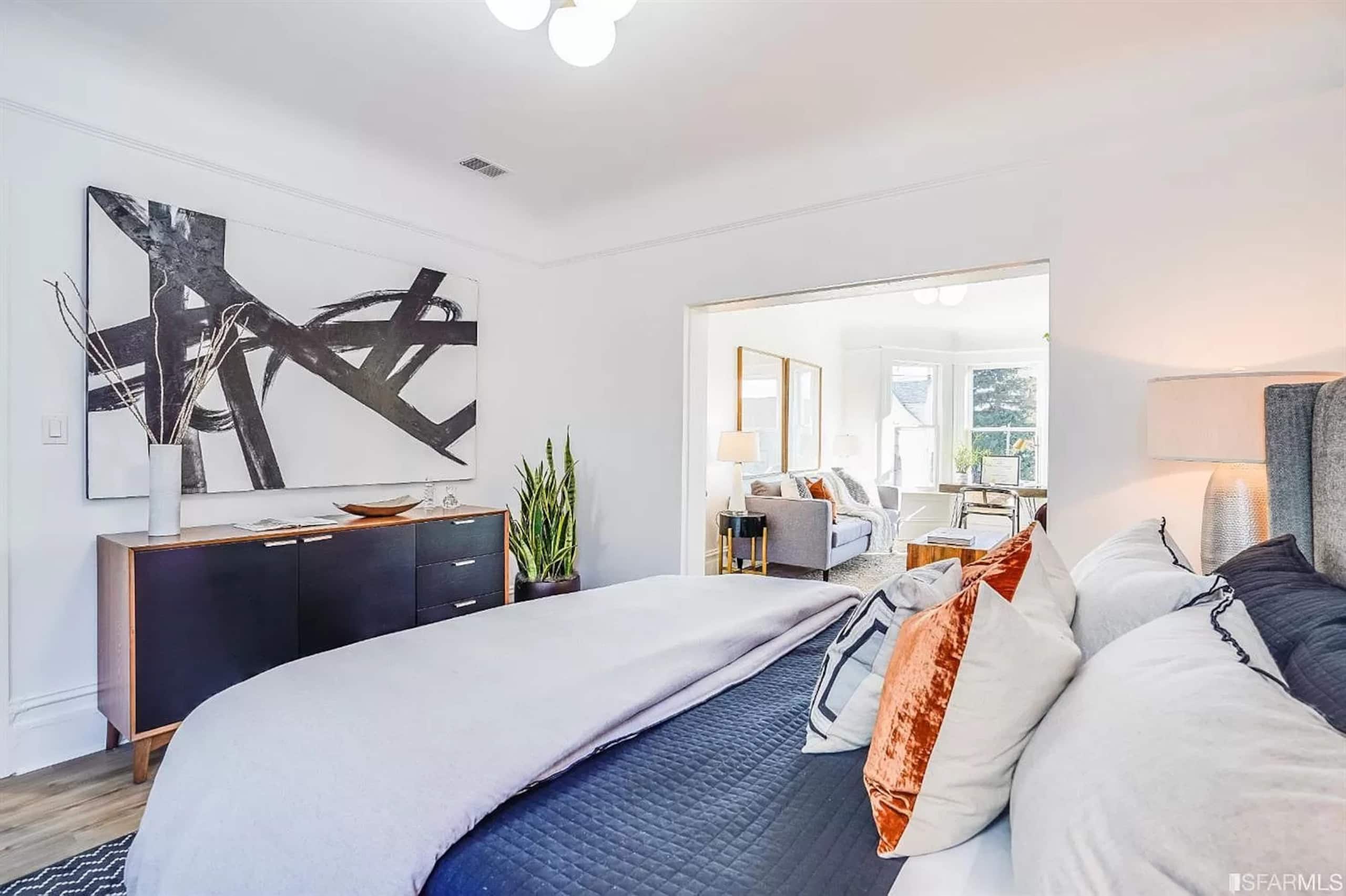 Condo in San Francisco · ★4.71 · 3 bedrooms · 3 beds · 1.5 baths - Image 20