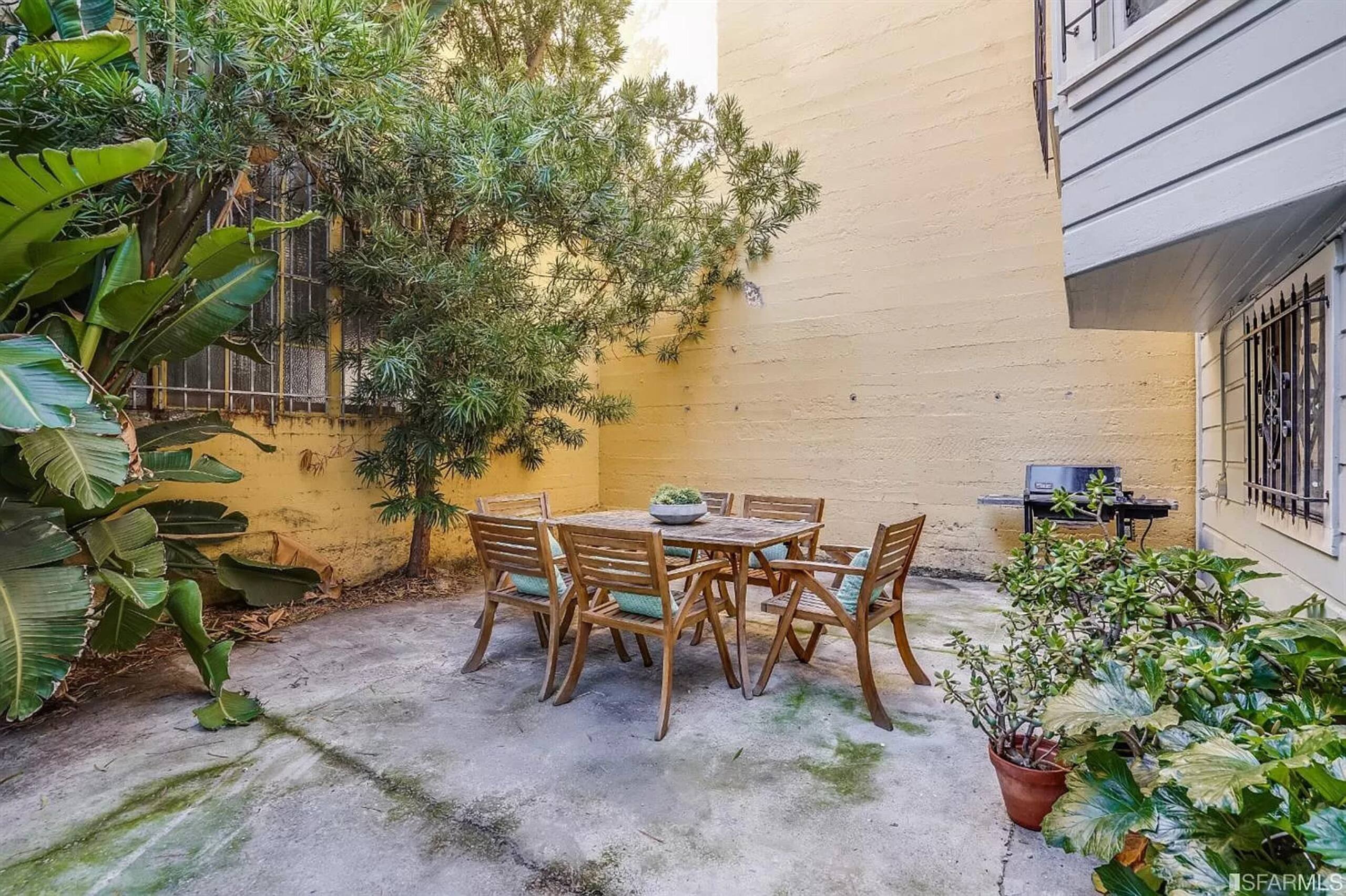 Condo in San Francisco · ★4.71 · 3 bedrooms · 3 beds · 1.5 baths - Image 23