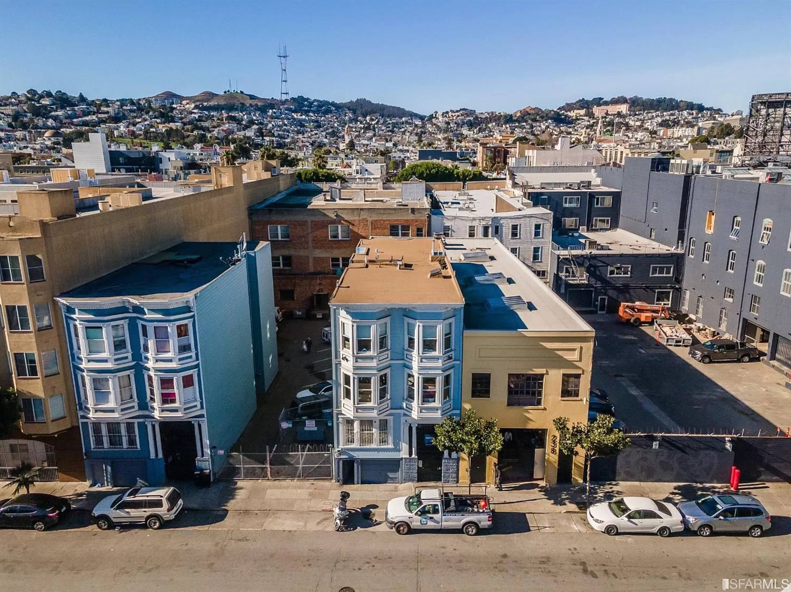 Condo in San Francisco · ★4.71 · 3 bedrooms · 3 beds · 1.5 baths - Image 26
