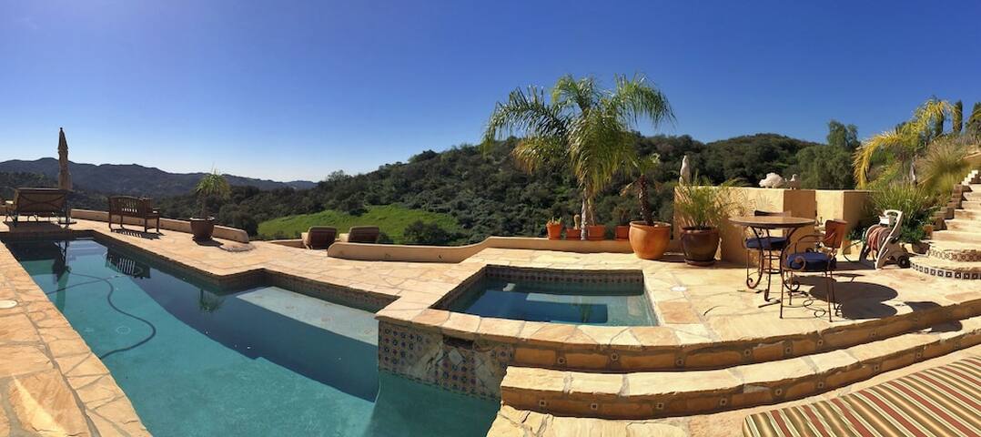 Private Retreat w/Stunning Views, Pool & Spa gallery image 3