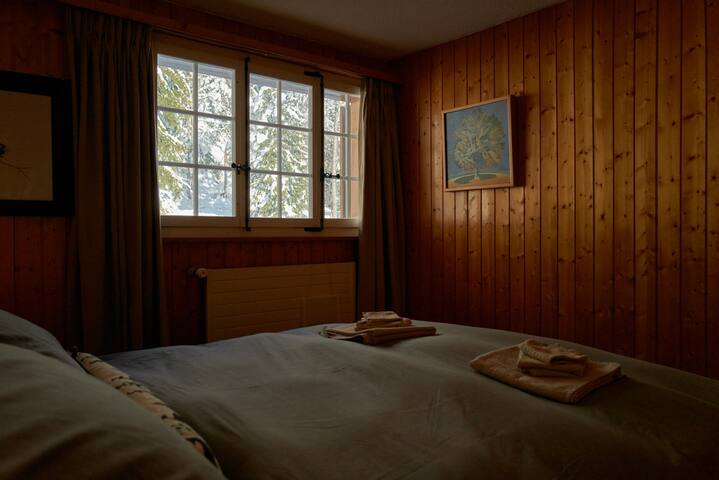 Lovely 3 bedroom unit with great view + fire place gallery image 3